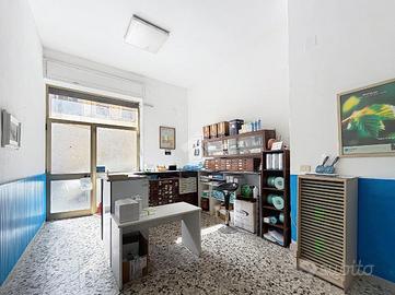 NEGOZIO A LIVORNO