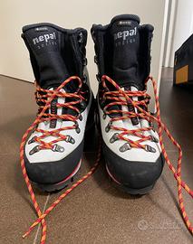 Scarpone La sportiva  NEPAL TREK EVO GTX nuovo