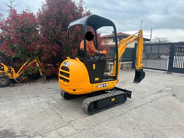 E227 - Escavatore 18 q JCB 8018