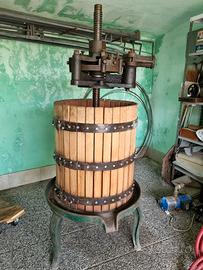 torchio per uva antico