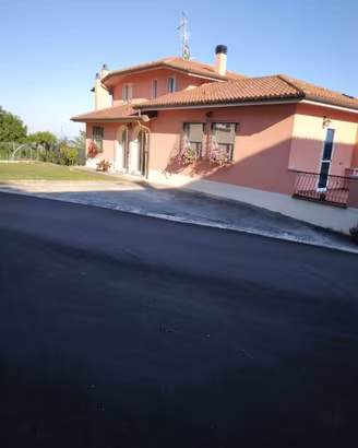 Villa di 240 m² con 3 locali e box auto a Carpegna