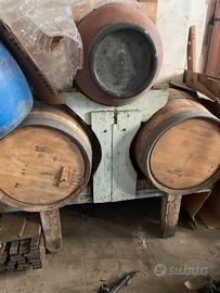 Supporto porta botti vintage in legno.