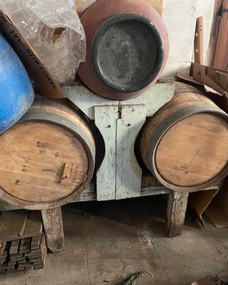 Supporto porta botti vintage in legno.