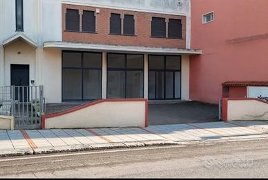 Locale commerciale centro Sanluri
