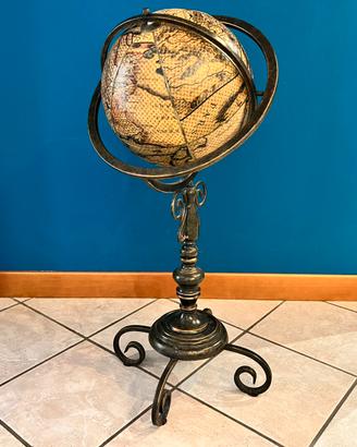 Globo Terrestre mappa stilizzata con supporto