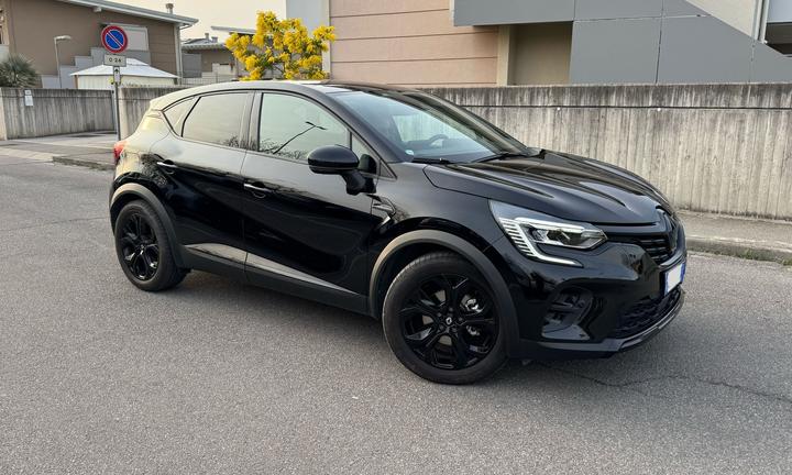 Renault Captur rive gauche e-tech full hybrid 145