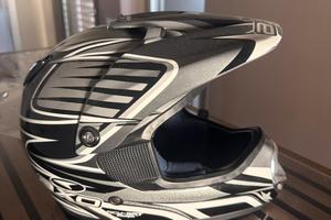 Axo casco cross fibra