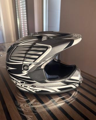 Axo casco cross fibra