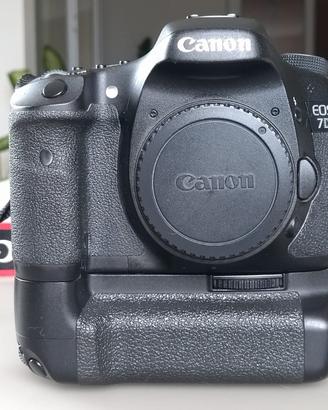 CANON EOS 7D  + CANON BATTERY GRIP BG-E7
