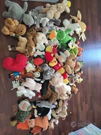 30 peluche assortiti varie dimensioni e modelli