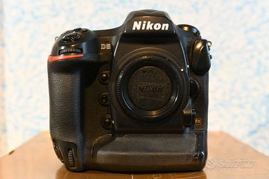 Nikon D5 con 51000 scatti. XQD