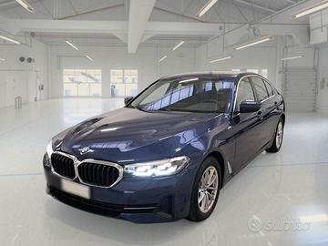 BMW Serie 5 518d mhev 48V Business auto