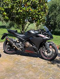 Honda CBR500R AKRAPOVIC