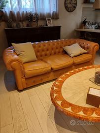Divano Chesterfield