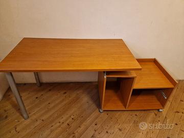 Scrivania  porta PC e stampante