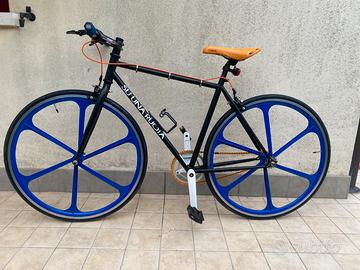 Bici scatto fisso + cerchi in lega blu + ricambi