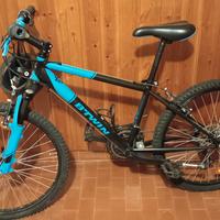 Mountain Bike B'Twin Rockrider 500 – Nera e Blu