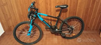 Mountain Bike B'Twin Rockrider 500 – Nera e Blu