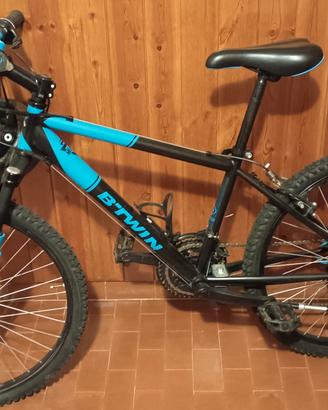 Mountain Bike B'Twin Rockrider 500 – Nera e Blu