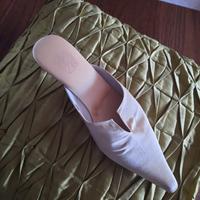 Eleganti pantofole  , usate solo una volta. 