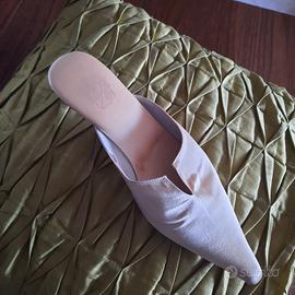 Eleganti pantofole  , usate solo una volta. 