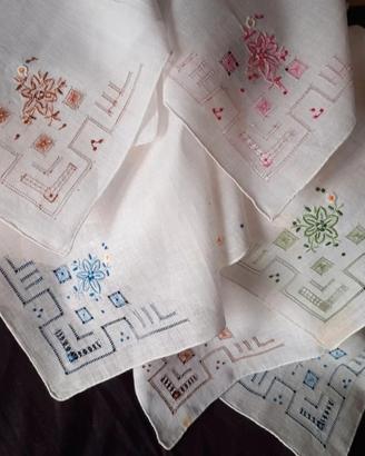 Set 6 fazzolettini Vintage Ricamati a mano  cotone