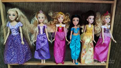 lotto 2 bambole principesse Disney no barbie 
