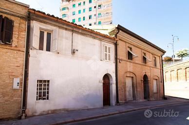 CASA SEMINDIPENDENTE A SANT'ELPIDIO A MARE