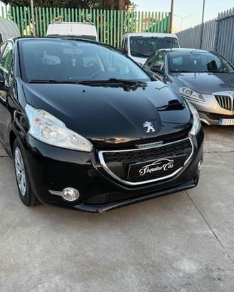 PEUGEOT 208 1.4 8V HDi 68CV 5p. Allure