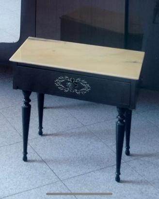 Comodino con piano in marmo