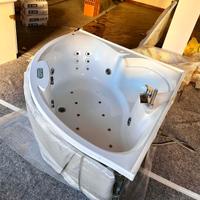 Vasca idromassaggio triangolare Novellini 140X140