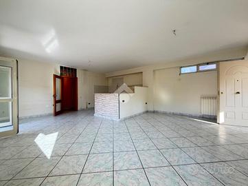 3 LOCALI A CASALNUOVO DI NAPOLI