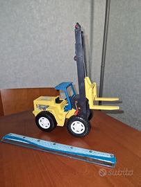 Carrello elevatore giocattolo vintage