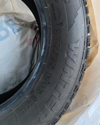 TAURUS gomme invernali M+S  205/65 R1695H