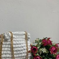 Pochette bianca a uncinetto