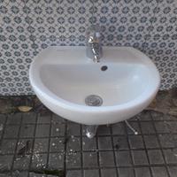 Lavabo  completo  di miscelatore   dim.ni 40x32