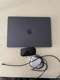 macbook pro (m4) + mouse apple