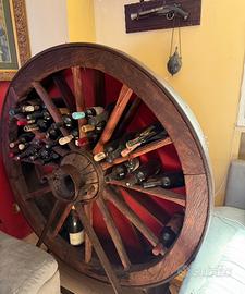 Ruota di carretto siciliano portabottiglie