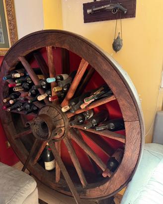 Ruota di carretto siciliano portabottiglie