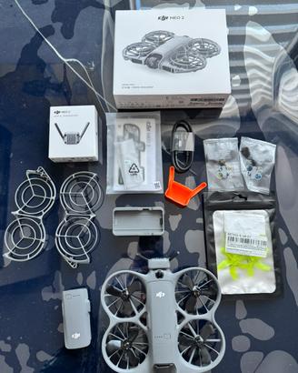 Dji neo 2 con accessori
