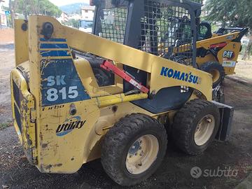 Minipala gommata Komatsu SK 815