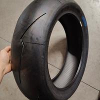 Pirelli SC1 V2 120/70 180/60 dot 25 post 24 ant