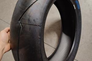 Pirelli SC1 V2 120/70 180/60 dot 25 post 24 ant