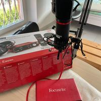Microfono Focusrite + pannello fonoassorbente