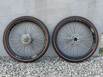 Ruote gravel DTswiss XMC1200 spline 650b 27.5