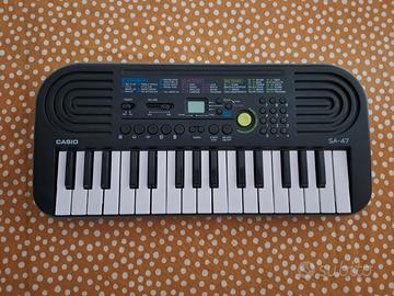 PIANOLA CASIO SA47