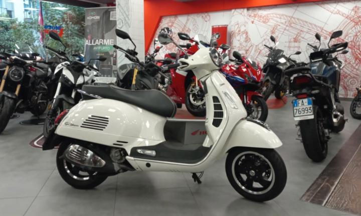 Vespa GTS 300 hpe Super
