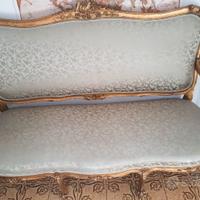 Prezioso divano in stile 700 con sedie e poltrone