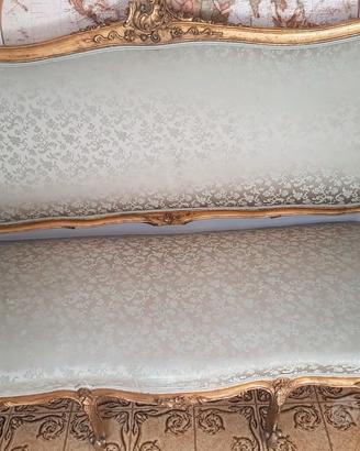 Prezioso divano in stile 700 con sedie e poltrone