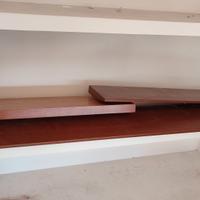 Mensole, tavolo e cubotti 